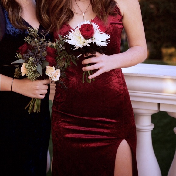 Lulus Dresses & Skirts - Lulus Velvet Formal Dress